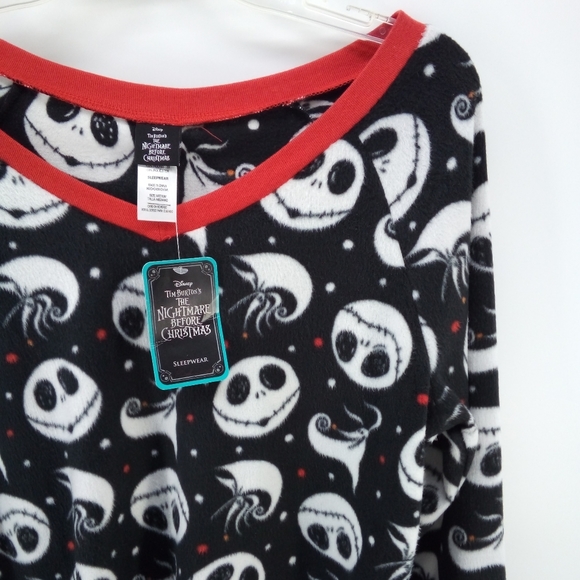 NWT The Nightmare Before Christmas Plush Pajama Top M Black White Red Holiday - Picture 3 of 9